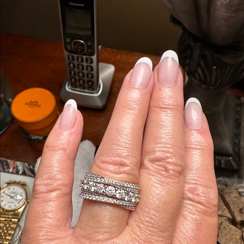 Beautiful natural diamond ring